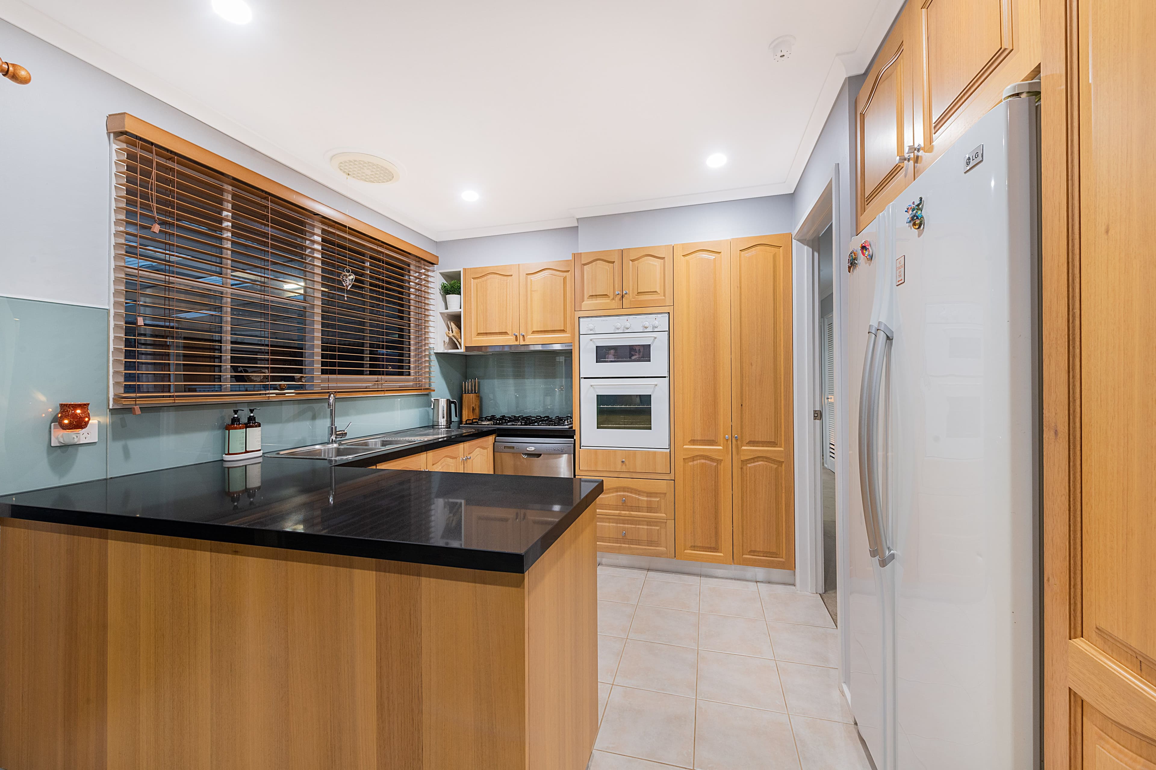 24 Tamboon Drive, Rowville VIC 3178, Rowville - Thumbnail 4