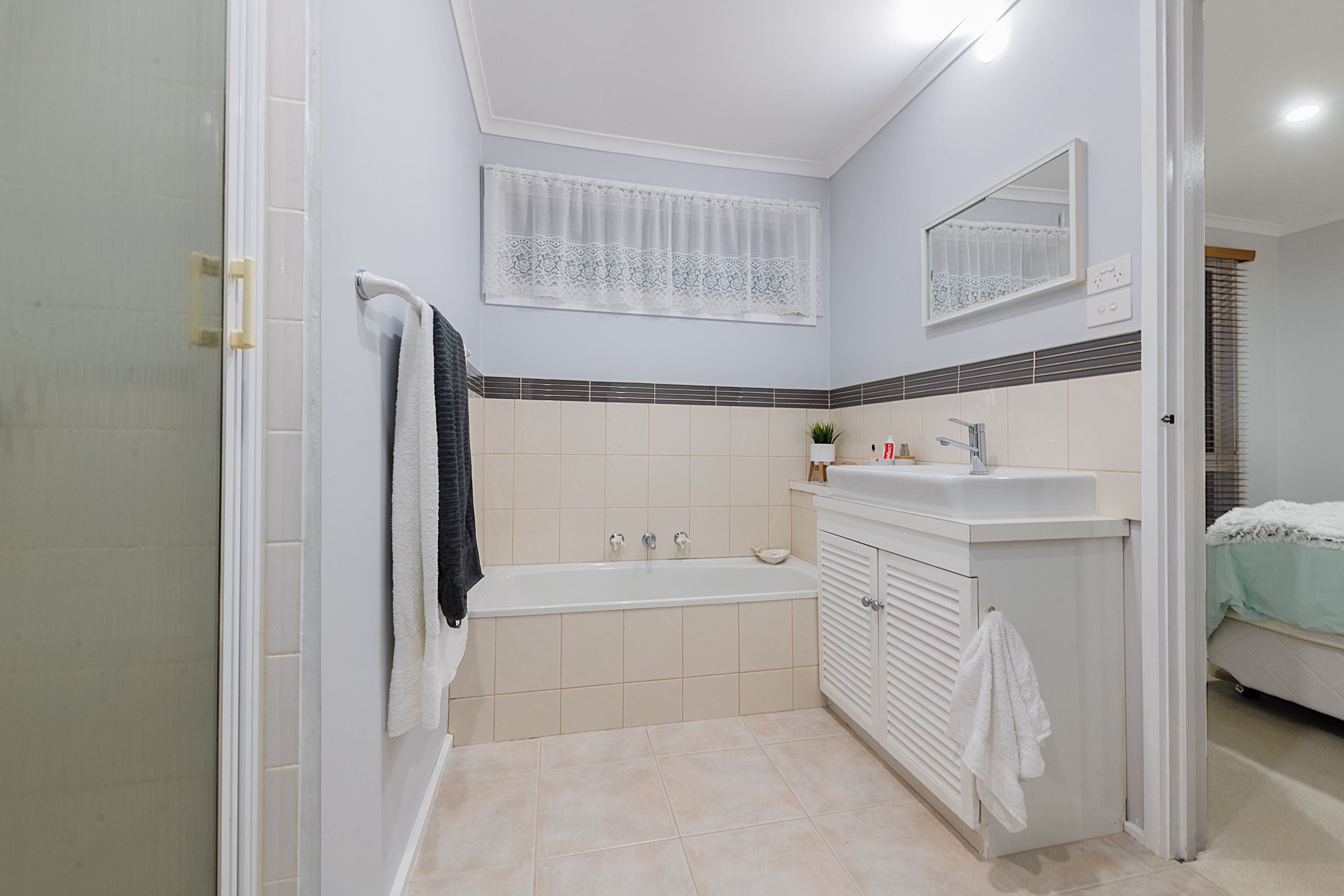 24 Tamboon Drive, Rowville VIC 3178, Rowville - Thumbnail 7