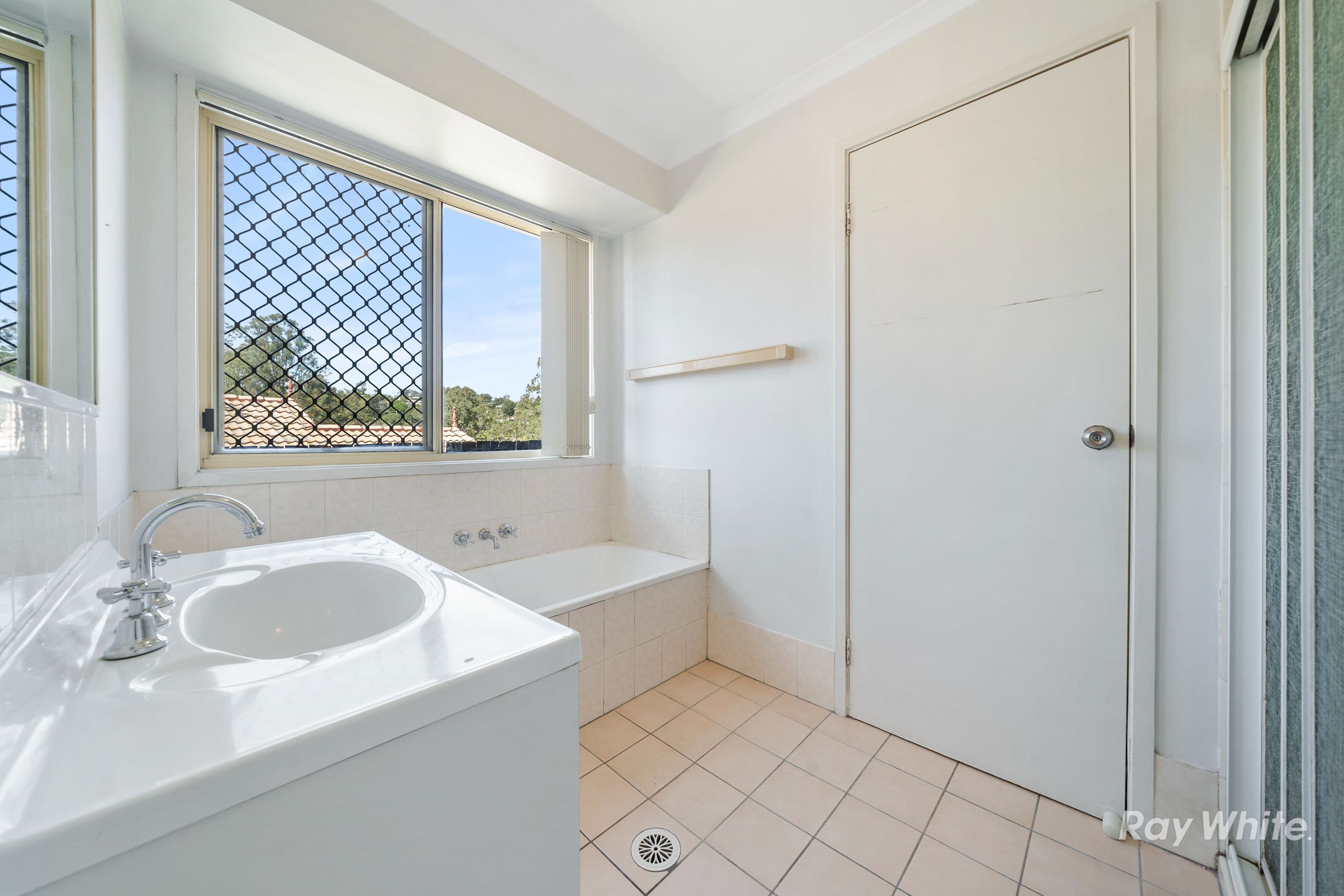 3 Sandra-Ann Drive, Edens Landing QLD 4207, Edens Landing - Thumbnail 8