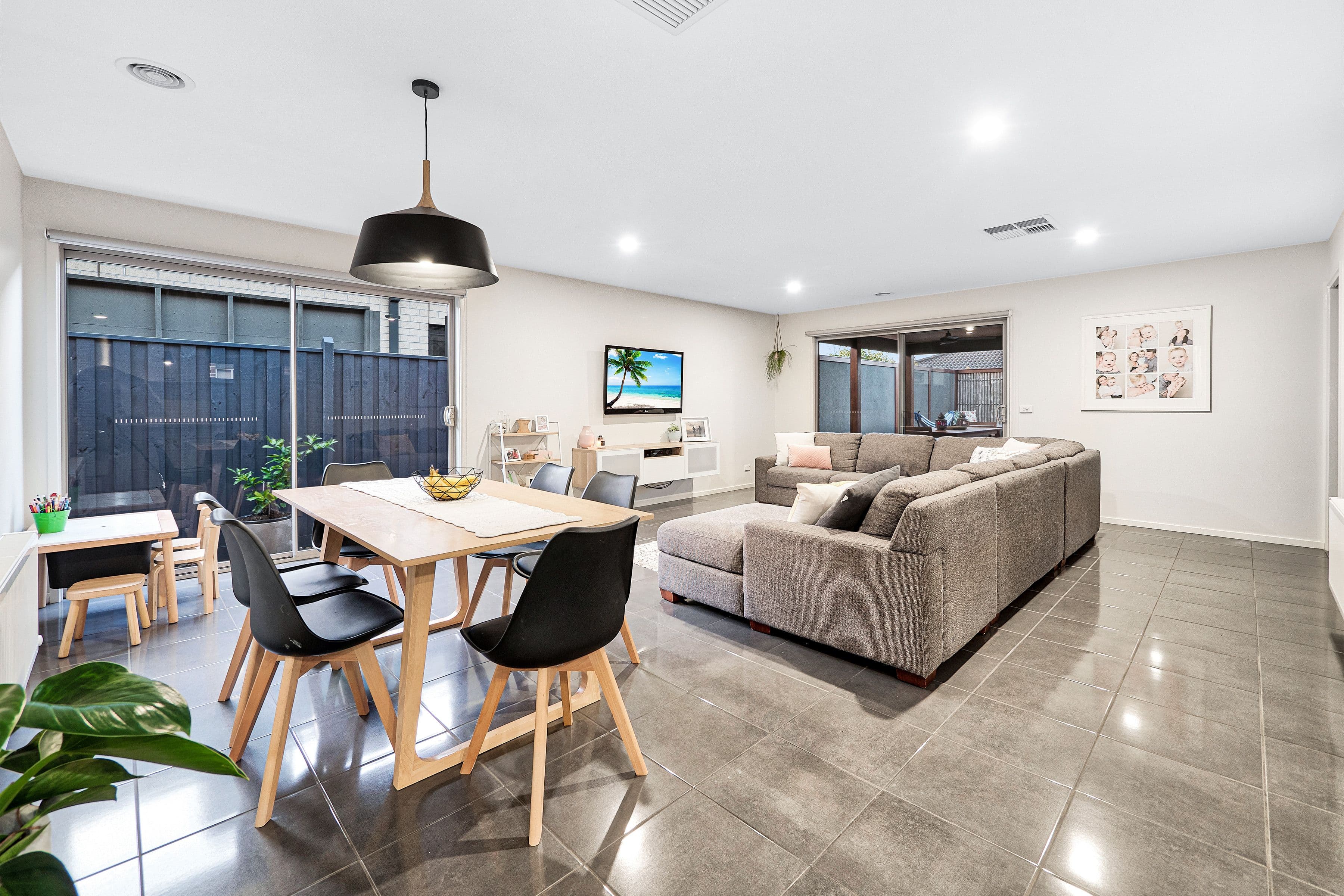 20 Ranfurlie Boulevard, Cranbourne West VIC 3977, Cranbourne West - Thumbnail 4
