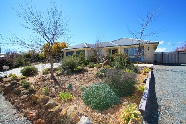9 McCusker Drive, BUNGENDORE NSW 2621, Bungendore - Image 1