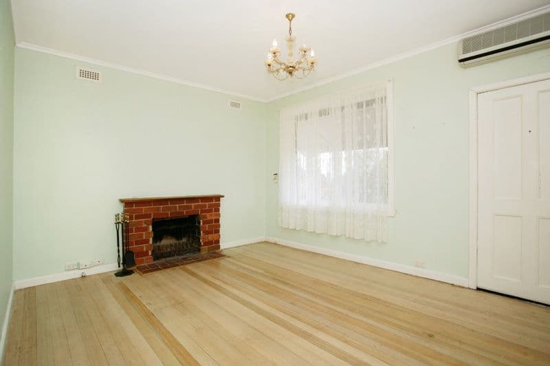 10 Moore Crescent, RESERVOIR VIC 3073, Reservoir - Thumbnail 2