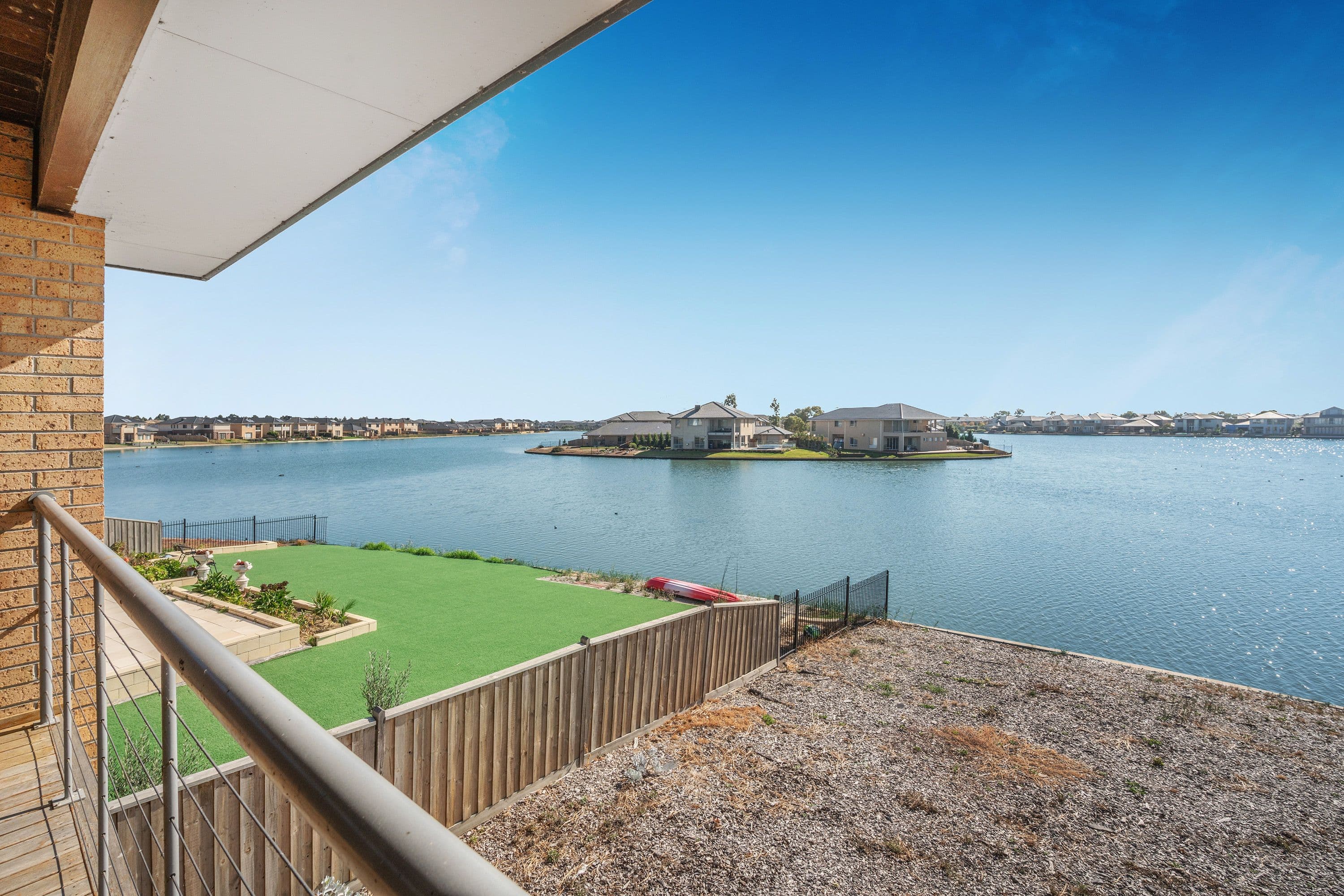 18 St Andrews Drive, Chirnside Park, Chirnside Park - Thumbnail 2