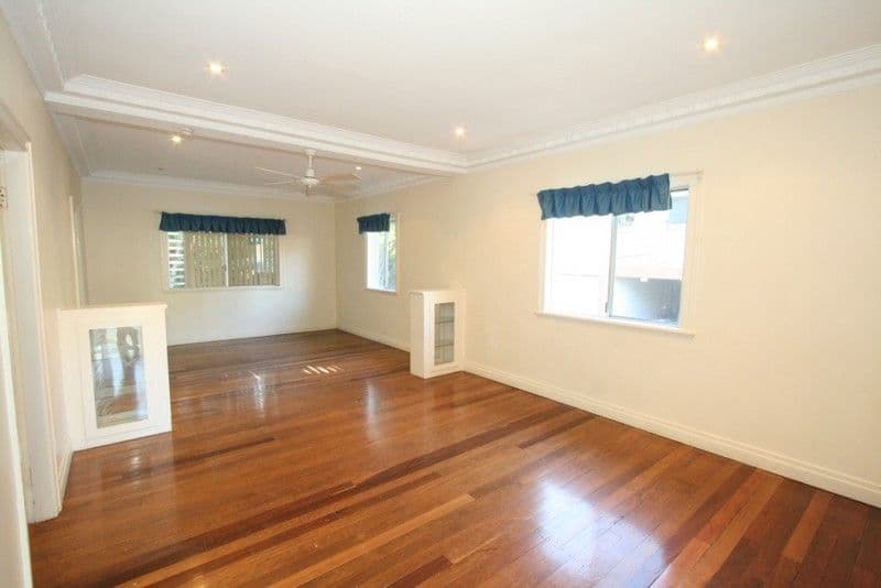 15 Daphne Street, CAMP HILL QLD 4152, Camp Hill - Image 1