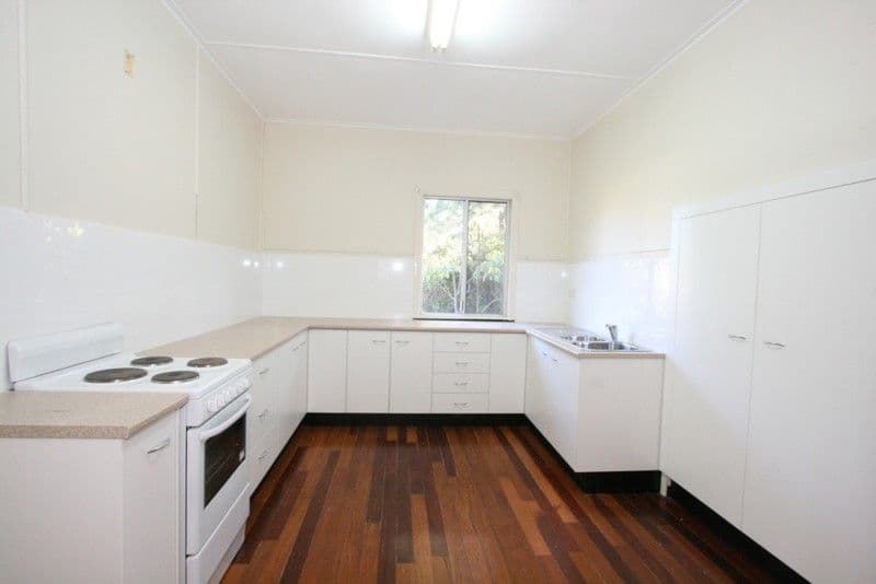 15 Daphne Street, CAMP HILL QLD 4152, Camp Hill - Thumbnail 3