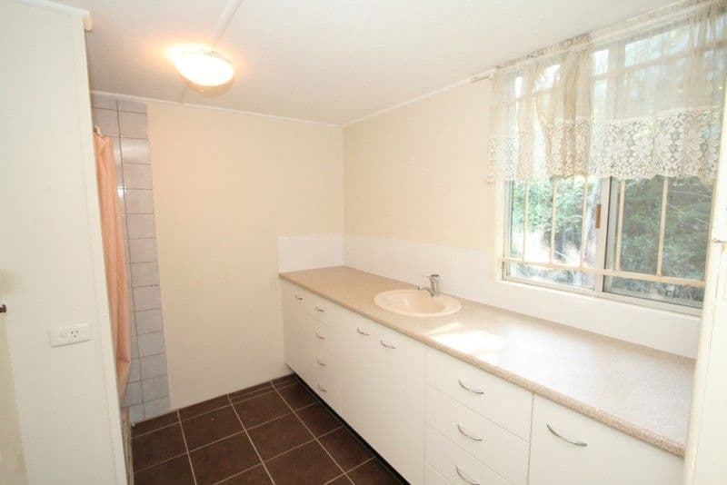 15 Daphne Street, CAMP HILL QLD 4152, Camp Hill - Thumbnail 5