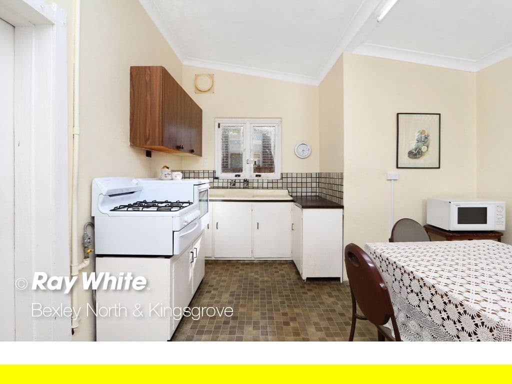 5 Sutton Avenue, EARLWOOD NSW 2206, Earlwood - Thumbnail 4