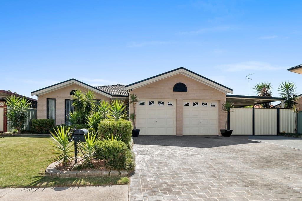 31 Rossini Drive, Hinchinbrook - Image 1