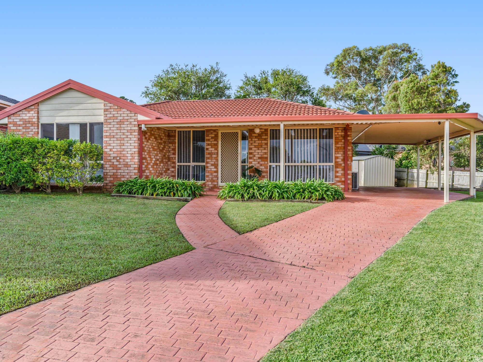 27 Walch Avenue, Bateau Bay NSW 2261, Bateau Bay - Image 1