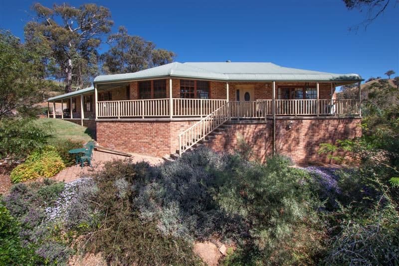 17 Blowering Road, Tumut - Image 1
