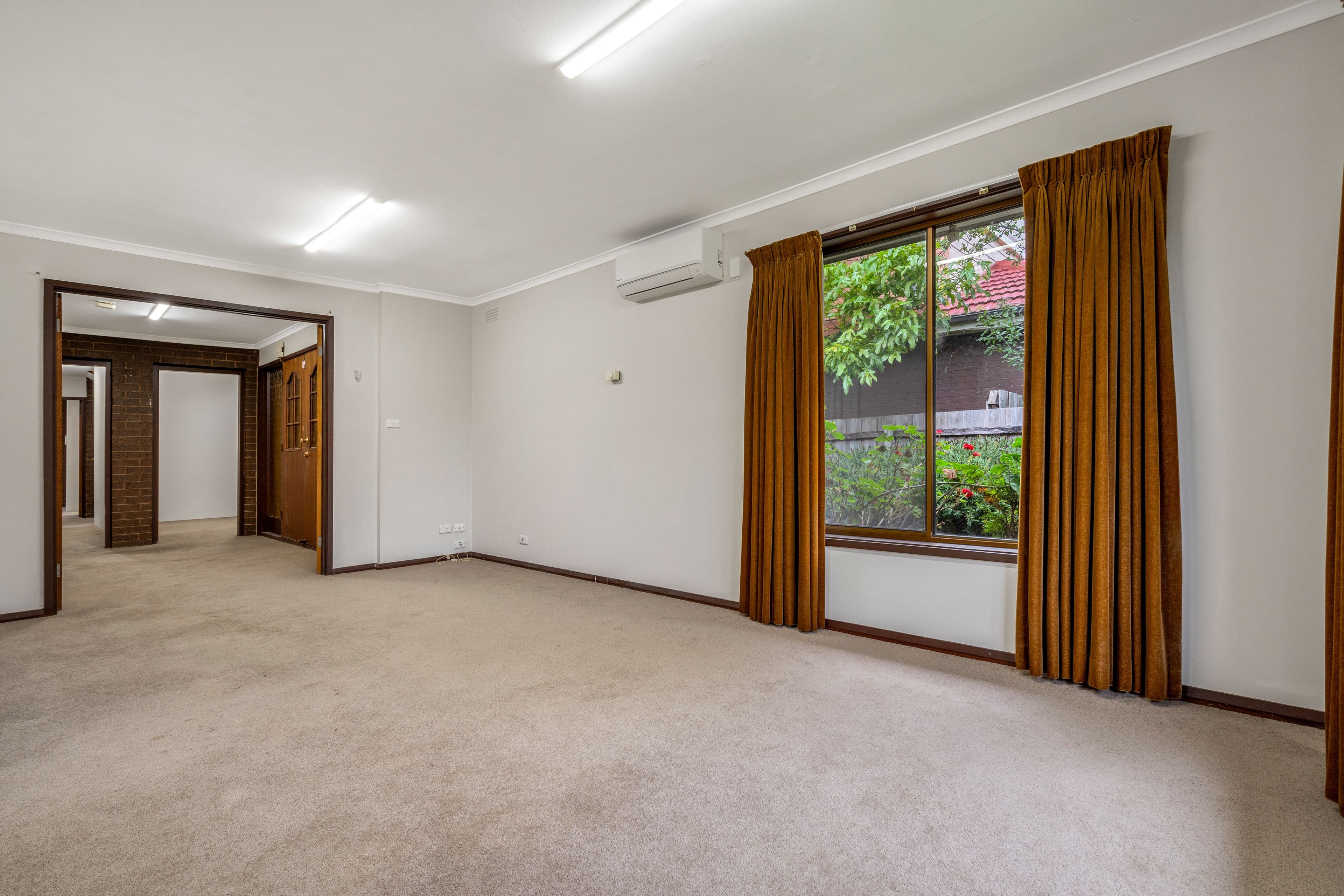 6 Plumpton Avenue, Craigieburn VIC 3064, Craigieburn - Thumbnail 5