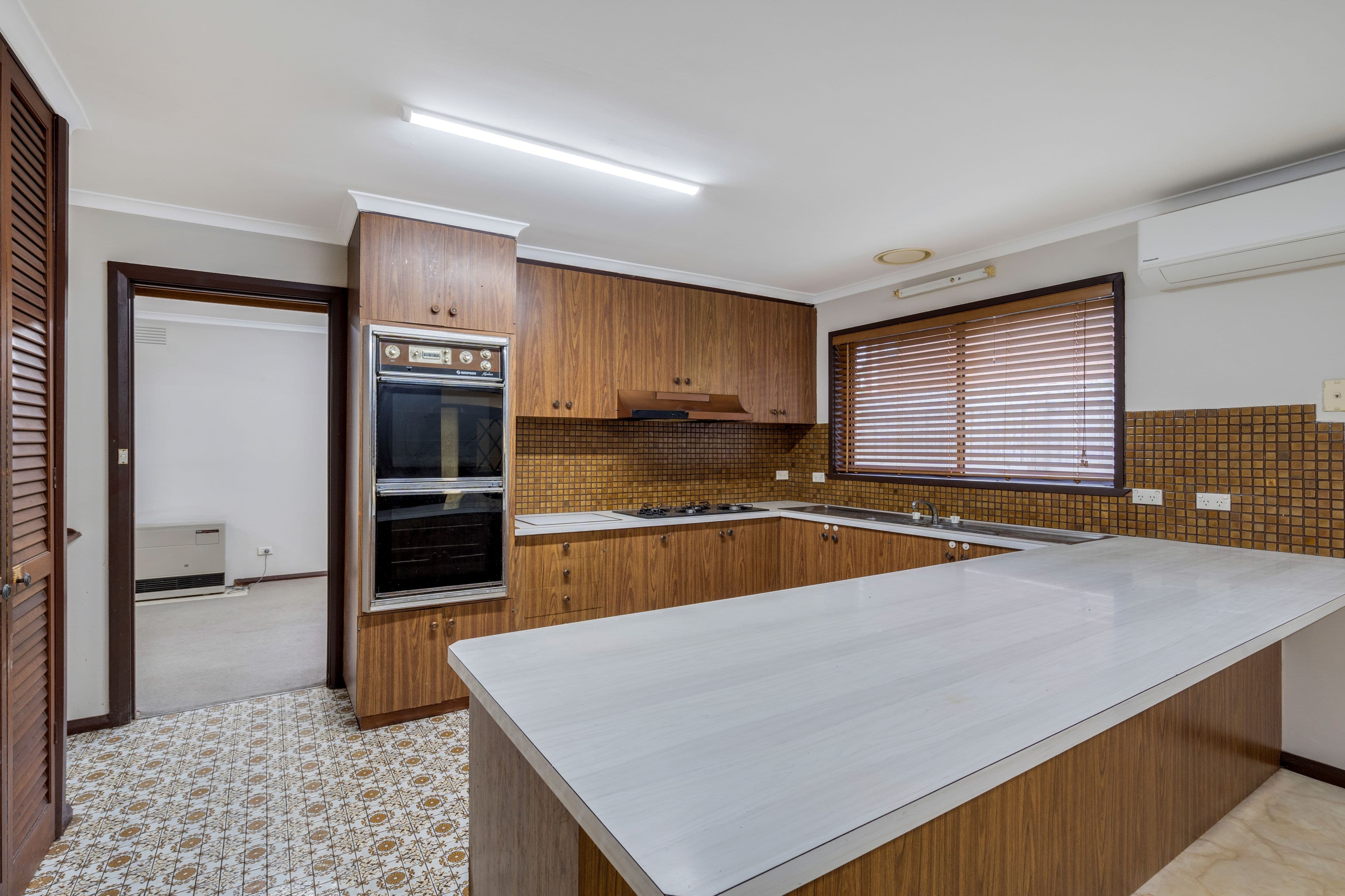 6 Plumpton Avenue, Craigieburn VIC 3064, Craigieburn - Thumbnail 8
