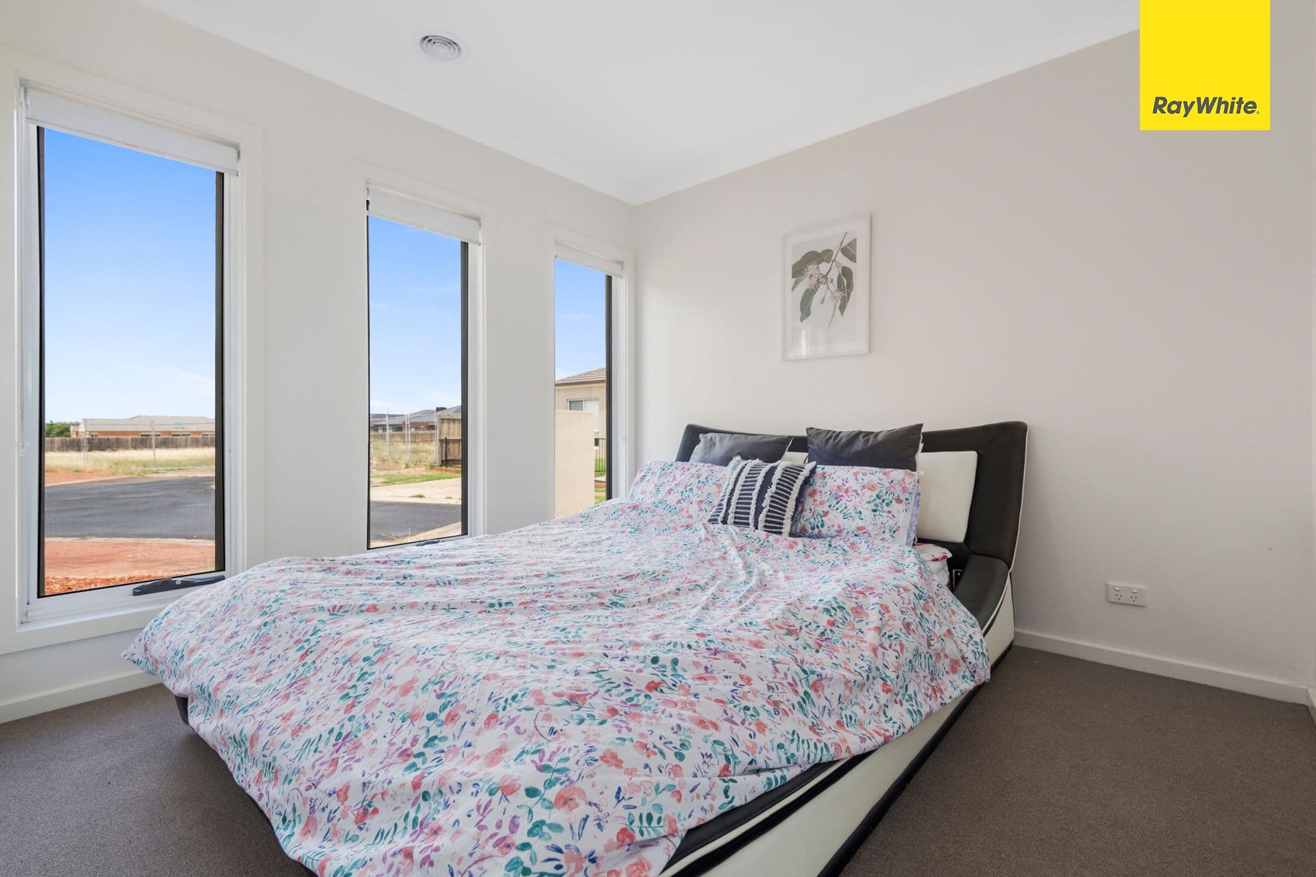 28 Coogee Drive, Taylors Hill - Thumbnail 4