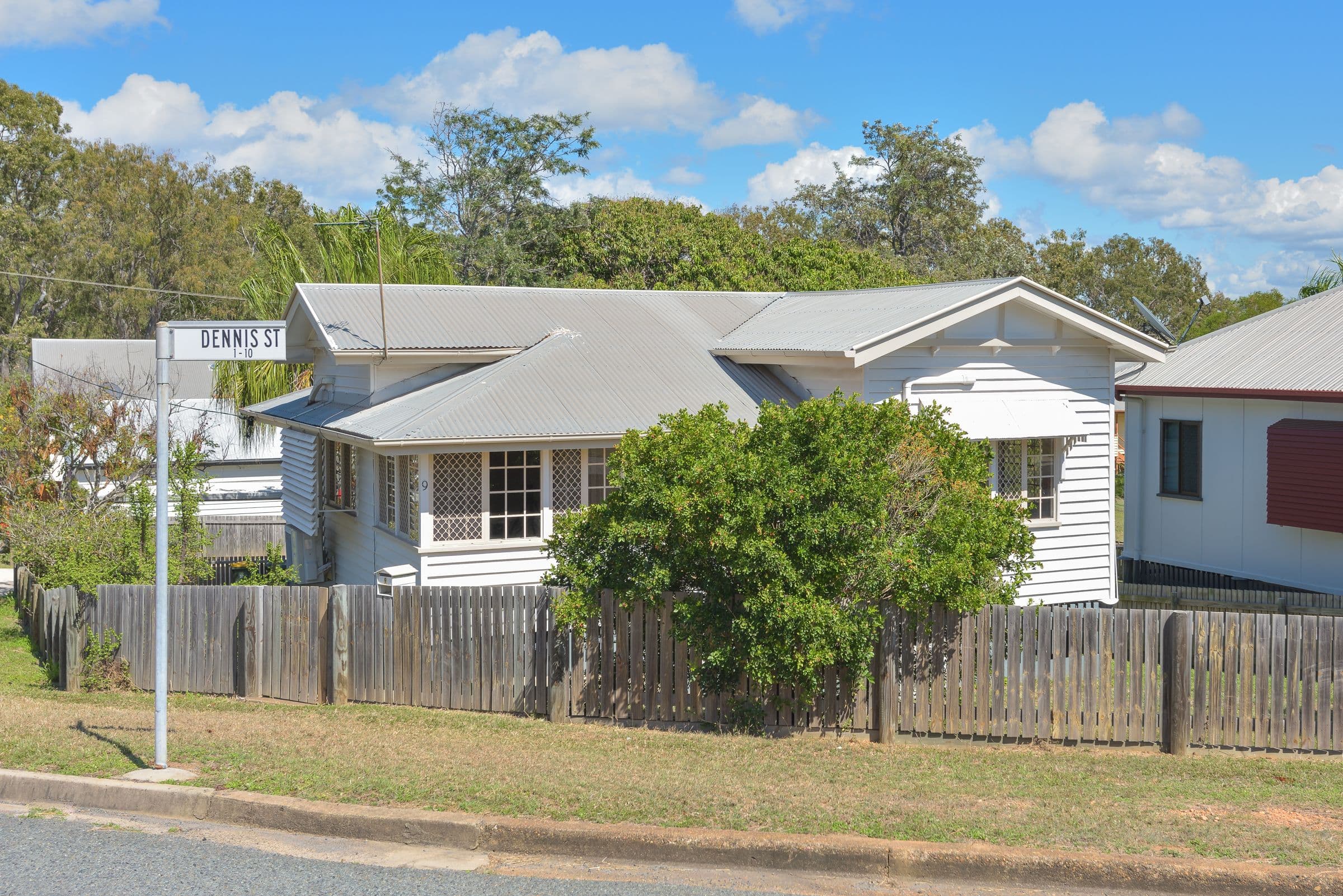 9 Dennis Street, Gladstone Central QLD 4680, Gladstone Central - Thumbnail 2
