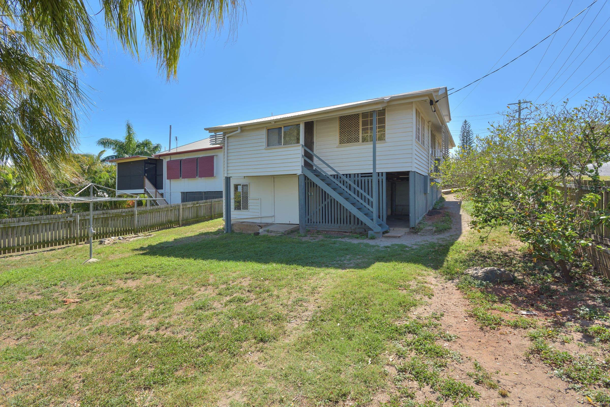 9 Dennis Street, Gladstone Central QLD 4680, Gladstone Central - Thumbnail 3