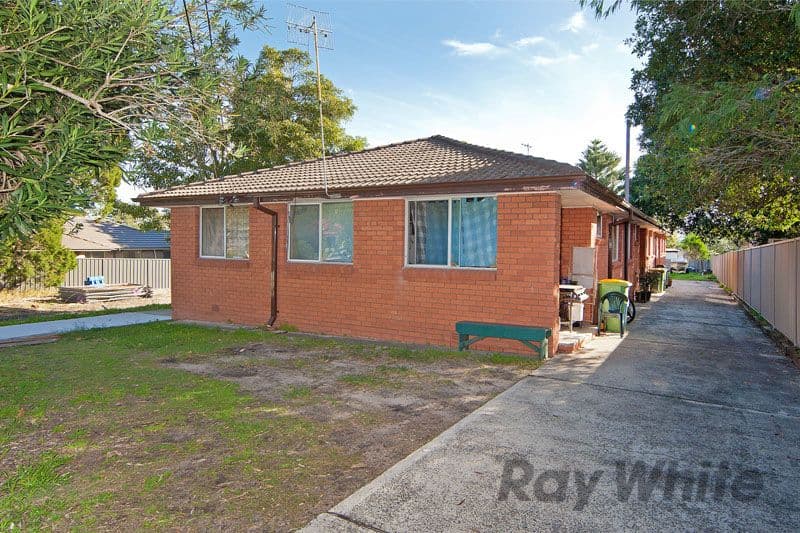 8 Holmes Avenue, TOUKLEY NSW 2263, Toukley - Image 1