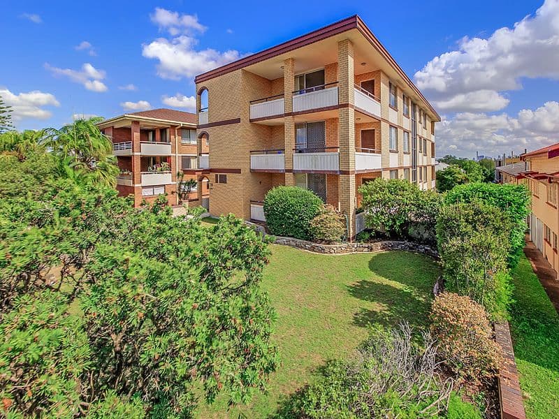 19 Crown Street, HOLLAND PARK WEST QLD 4121, Holland Park West - Image 1