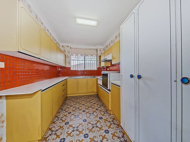19 Crown Street, HOLLAND PARK WEST QLD 4121, Holland Park West - Thumbnail 4
