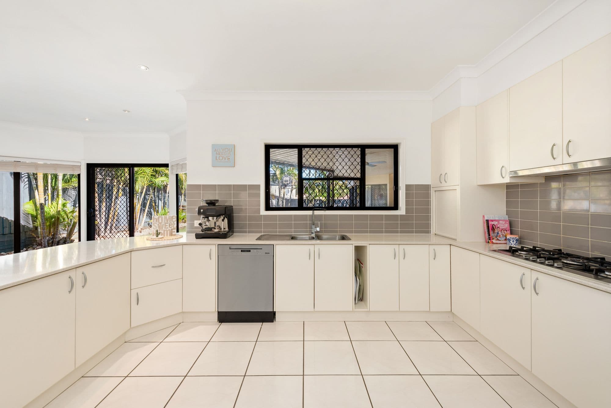 11 Woodland Street, Carindale QLD 4152, Carindale - Thumbnail 6