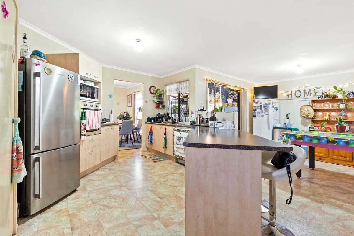50 Warroo Drive, DECEPTION BAY, Deception Bay - Thumbnail 3