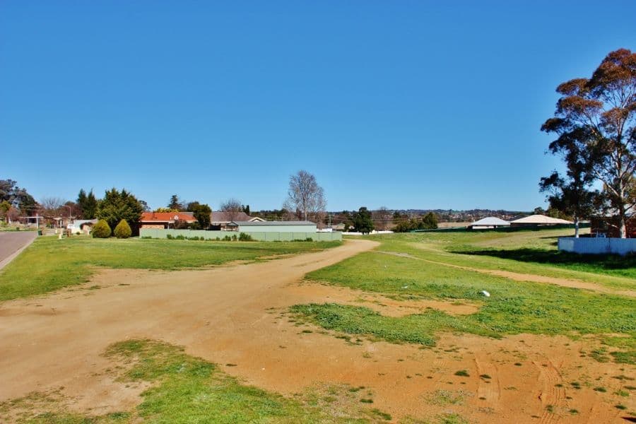 1 Jimmy Noonan Close, YOUNG NSW 2594, Young - Thumbnail 3
