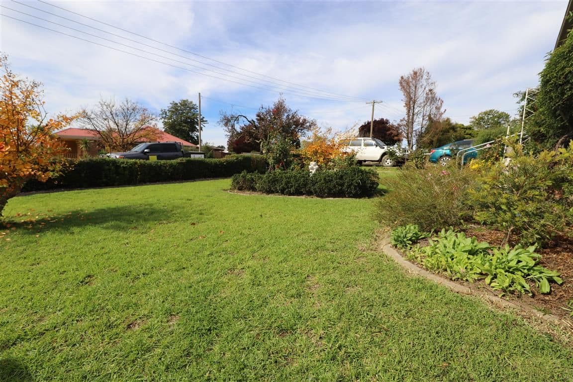 3 Charles Street, Tumut NSW 2720, Tumut - Thumbnail 2