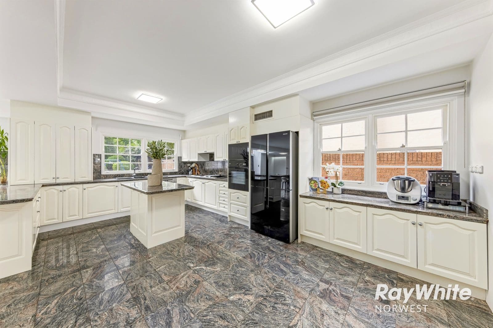 65 Curtin Avenue, Wahroonga NSW 2076, North Wahroonga - Thumbnail 3