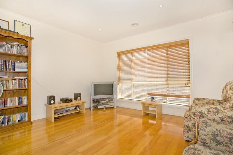 25a Paratone Crescent, ST ALBANS PARK VIC 3219, St Albans Park - Thumbnail 2