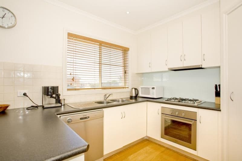 25a Paratone Crescent, ST ALBANS PARK VIC 3219, St Albans Park - Thumbnail 3