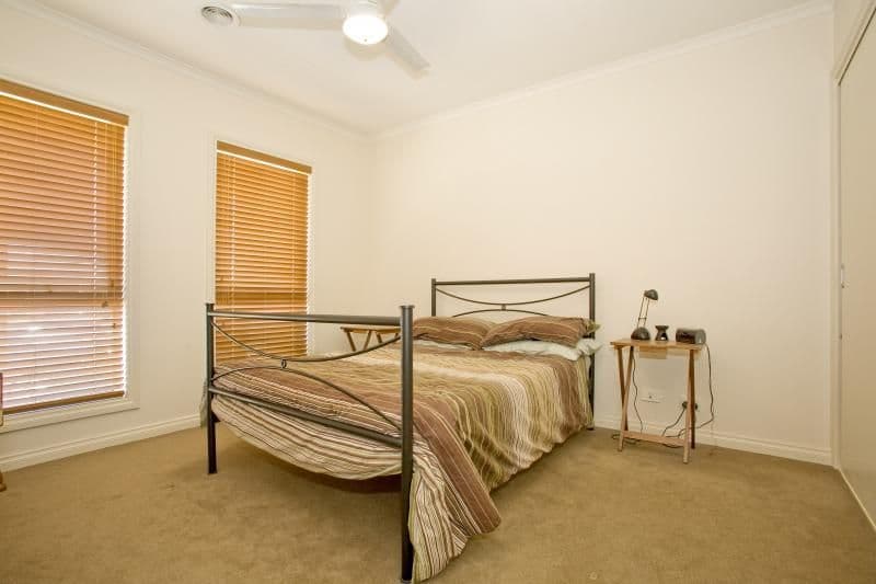 25a Paratone Crescent, ST ALBANS PARK VIC 3219, St Albans Park - Thumbnail 5