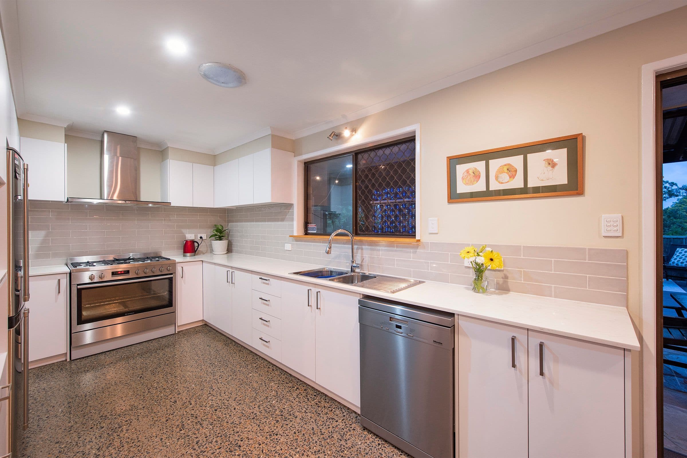 9 Orlando Crescent, Springwood QLD 4127, Springwood - Thumbnail 7