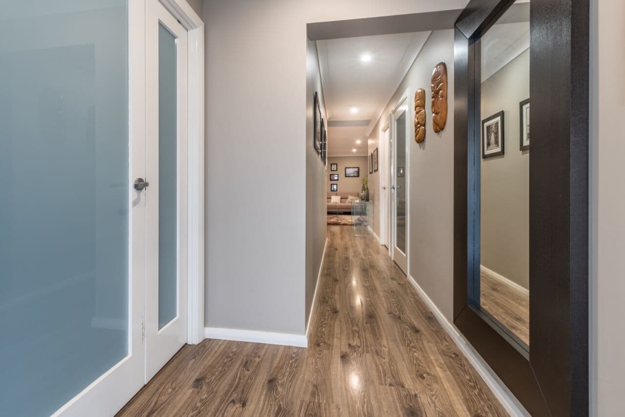 16 Rosedale Circuit, Carnes Hill - Thumbnail 3