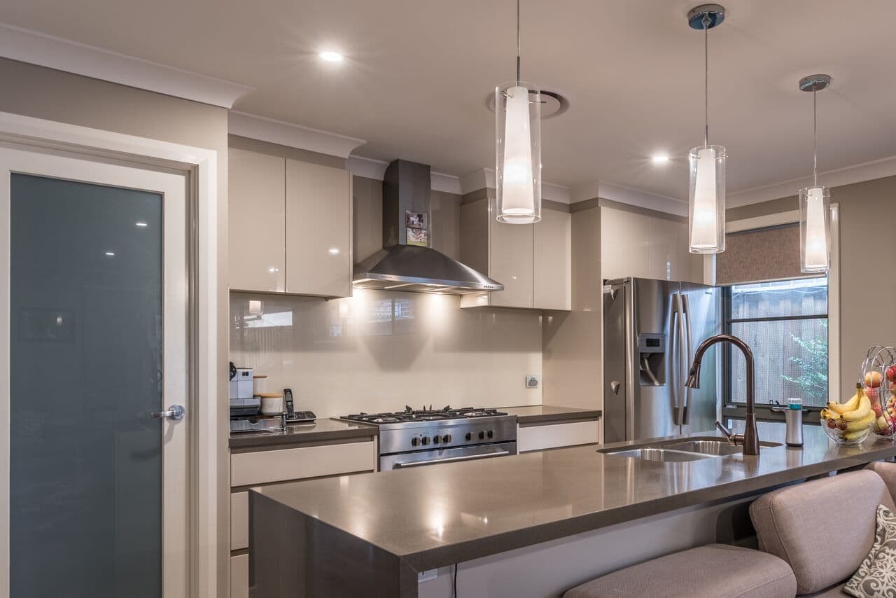 16 Rosedale Circuit, Carnes Hill - Thumbnail 5