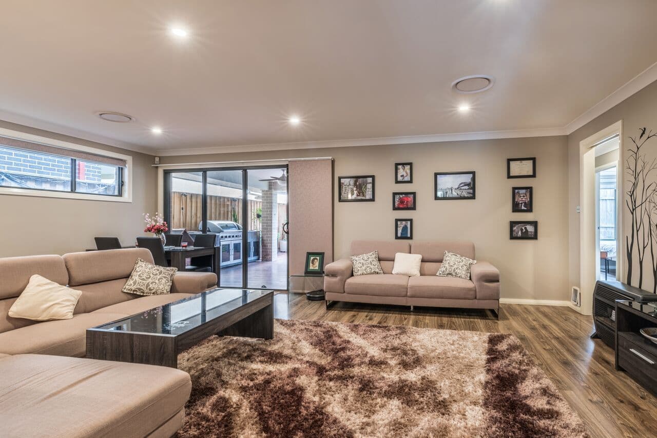 16 Rosedale Circuit, Carnes Hill - Thumbnail 7