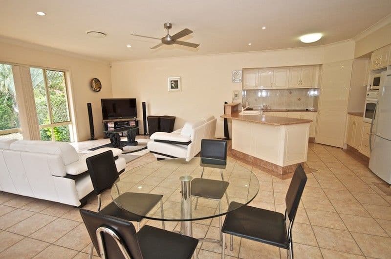 16 Nottinghill Gate Drive, ARUNDEL QLD 4214, Arundel - Thumbnail 2
