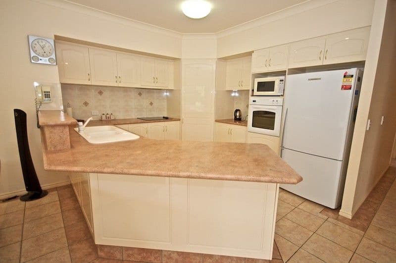 16 Nottinghill Gate Drive, ARUNDEL QLD 4214, Arundel - Thumbnail 7