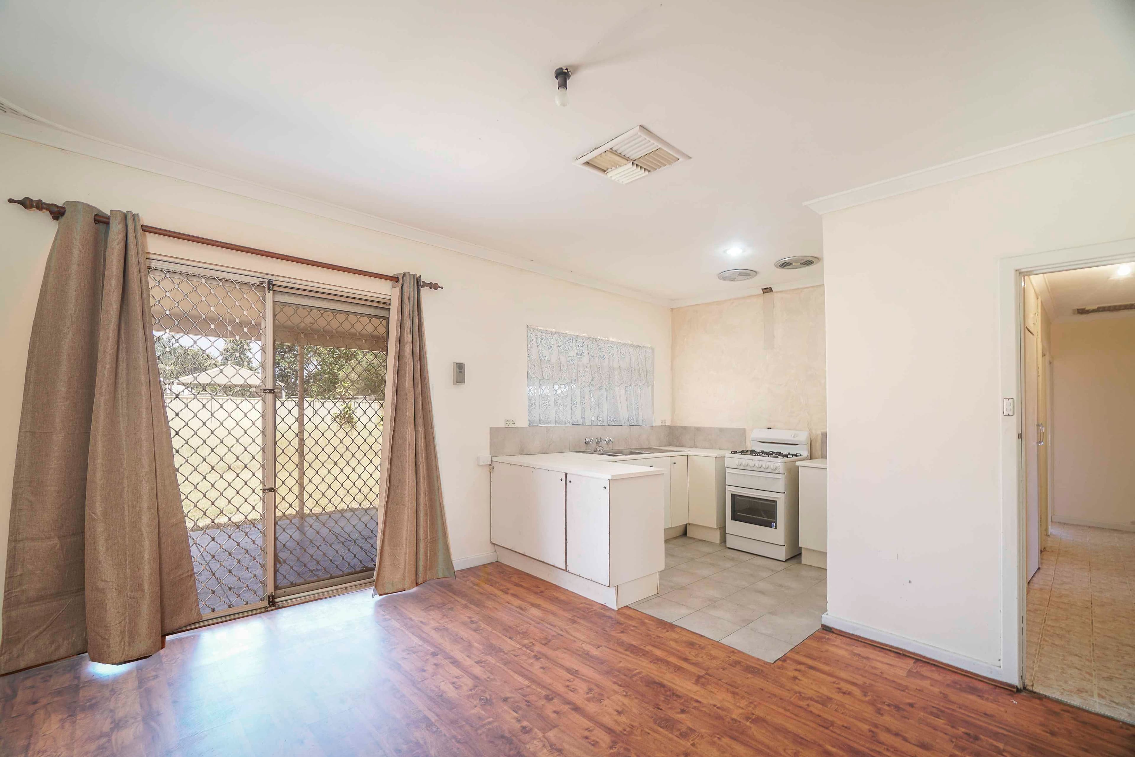 96 Gabriel Street, Cloverdale WA 6105, Cloverdale - Thumbnail 2