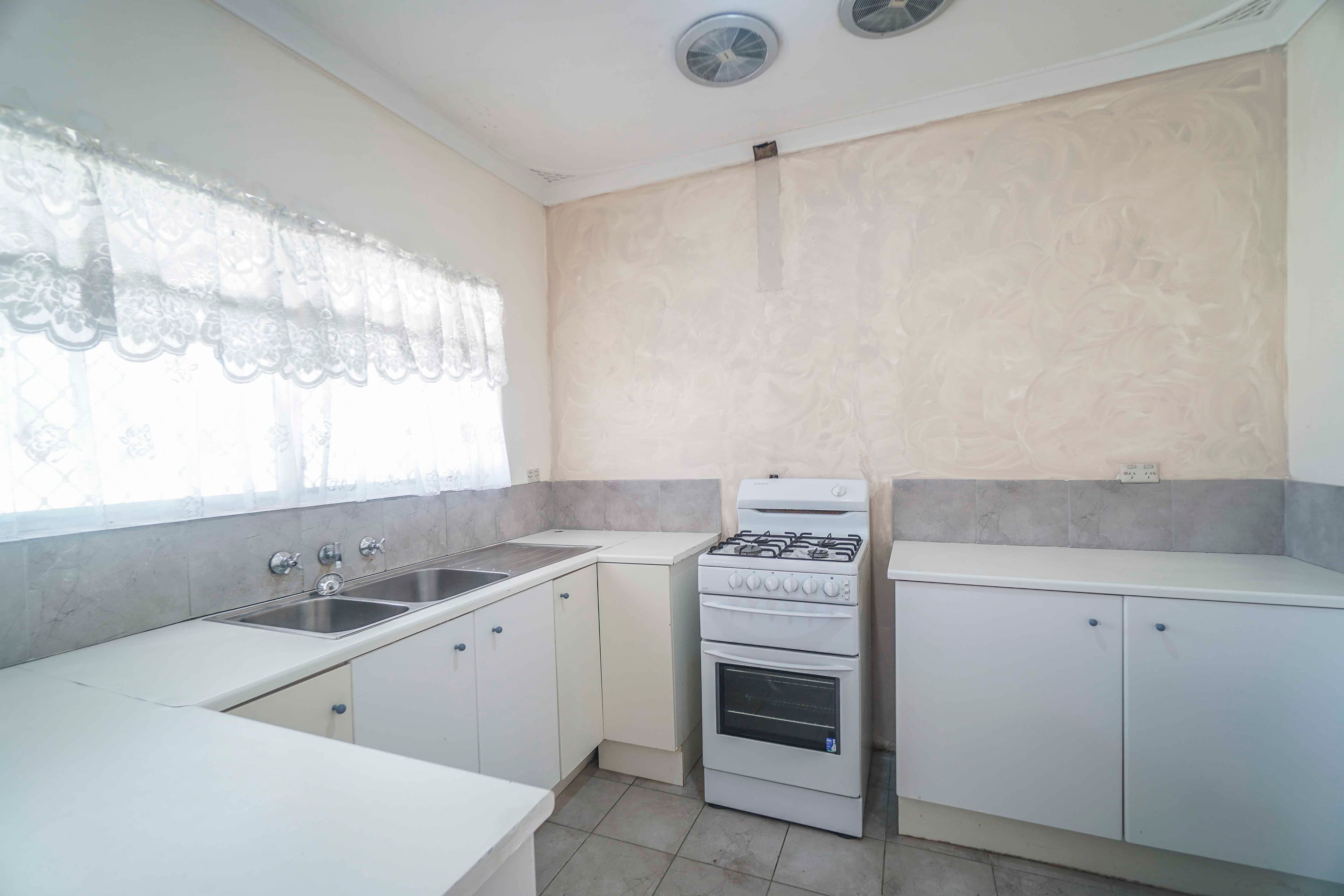 96 Gabriel Street, Cloverdale WA 6105, Cloverdale - Thumbnail 4