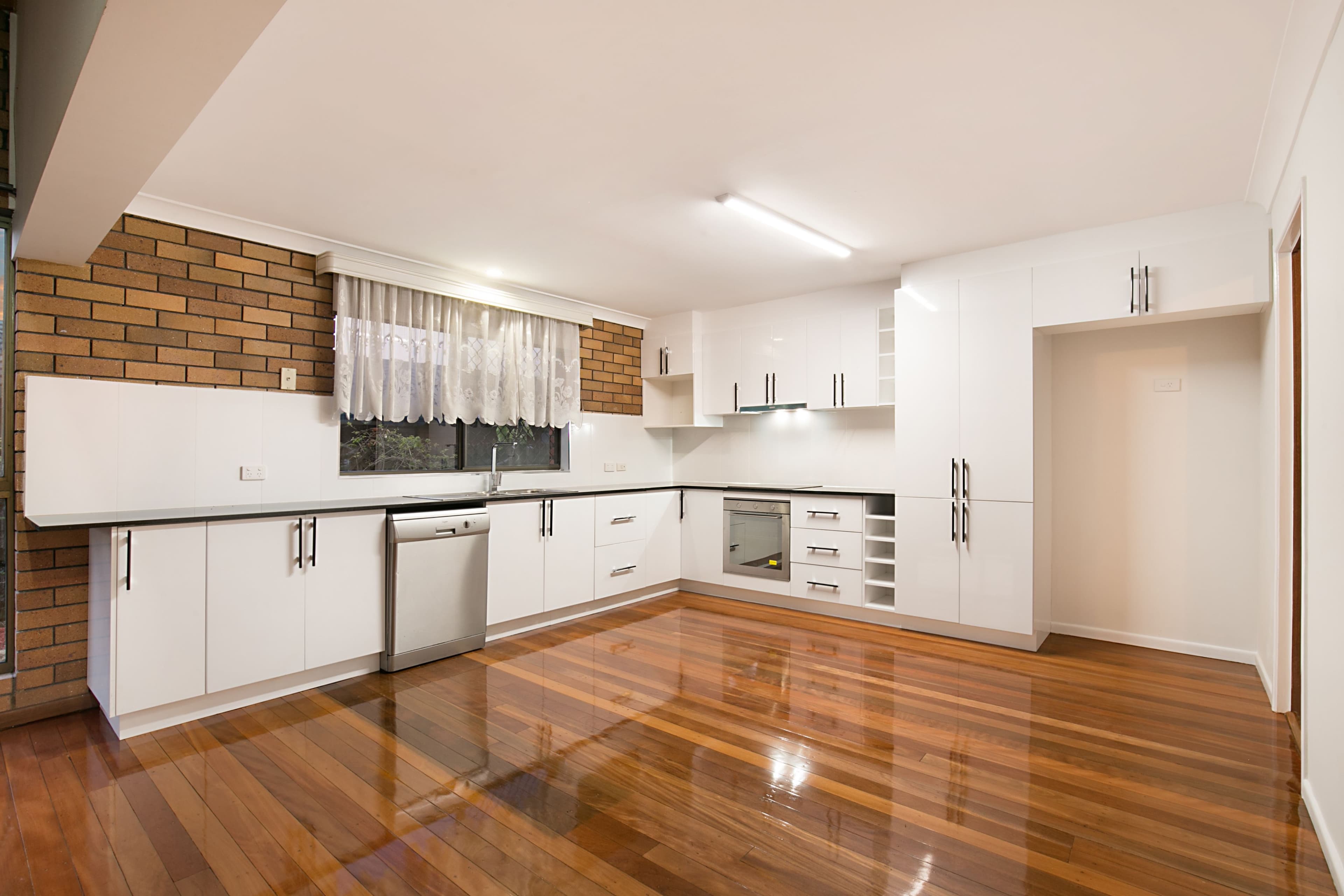 18 Shoalhaven Avenue, Springwood QLD 4127, Springwood - Thumbnail 3