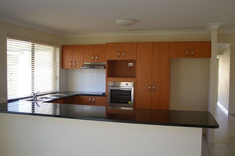 16 Greenway Place, DECEPTION BAY QLD 4508, Deception Bay - Thumbnail 4