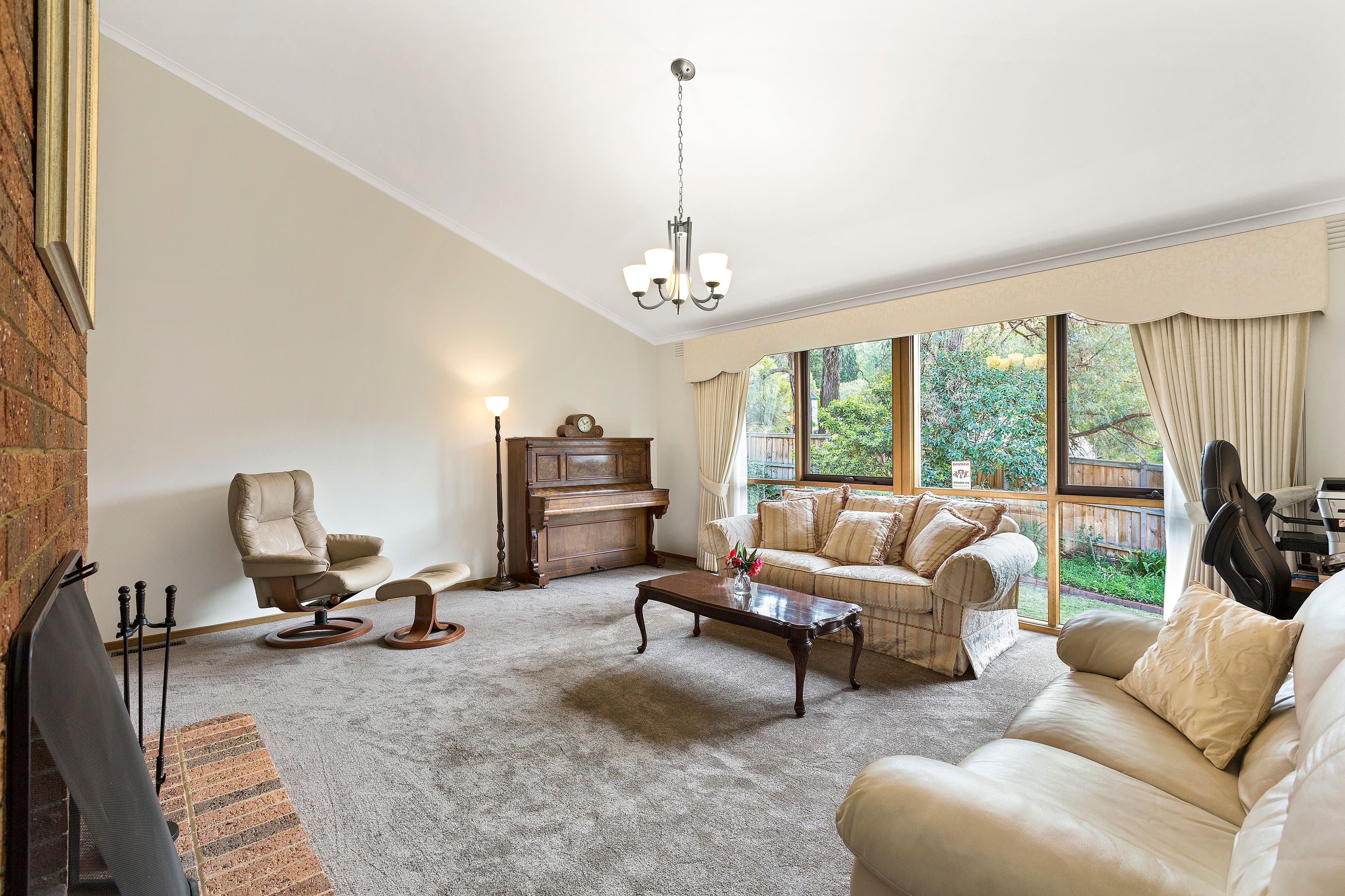 2 Larnoo Drive, Doncaster East VIC 3109, Doncaster East - Thumbnail 2
