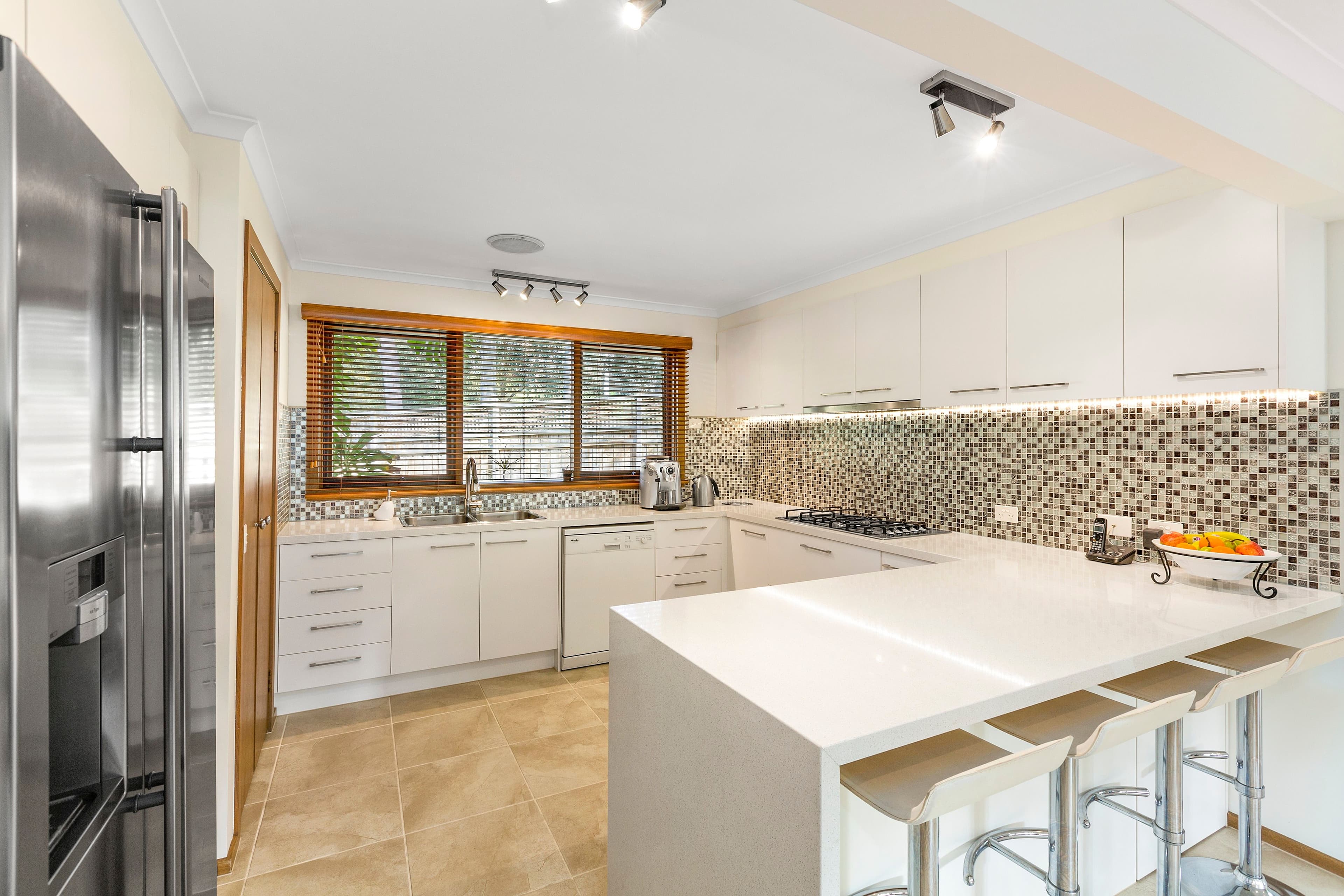 2 Larnoo Drive, Doncaster East VIC 3109, Doncaster East - Thumbnail 6