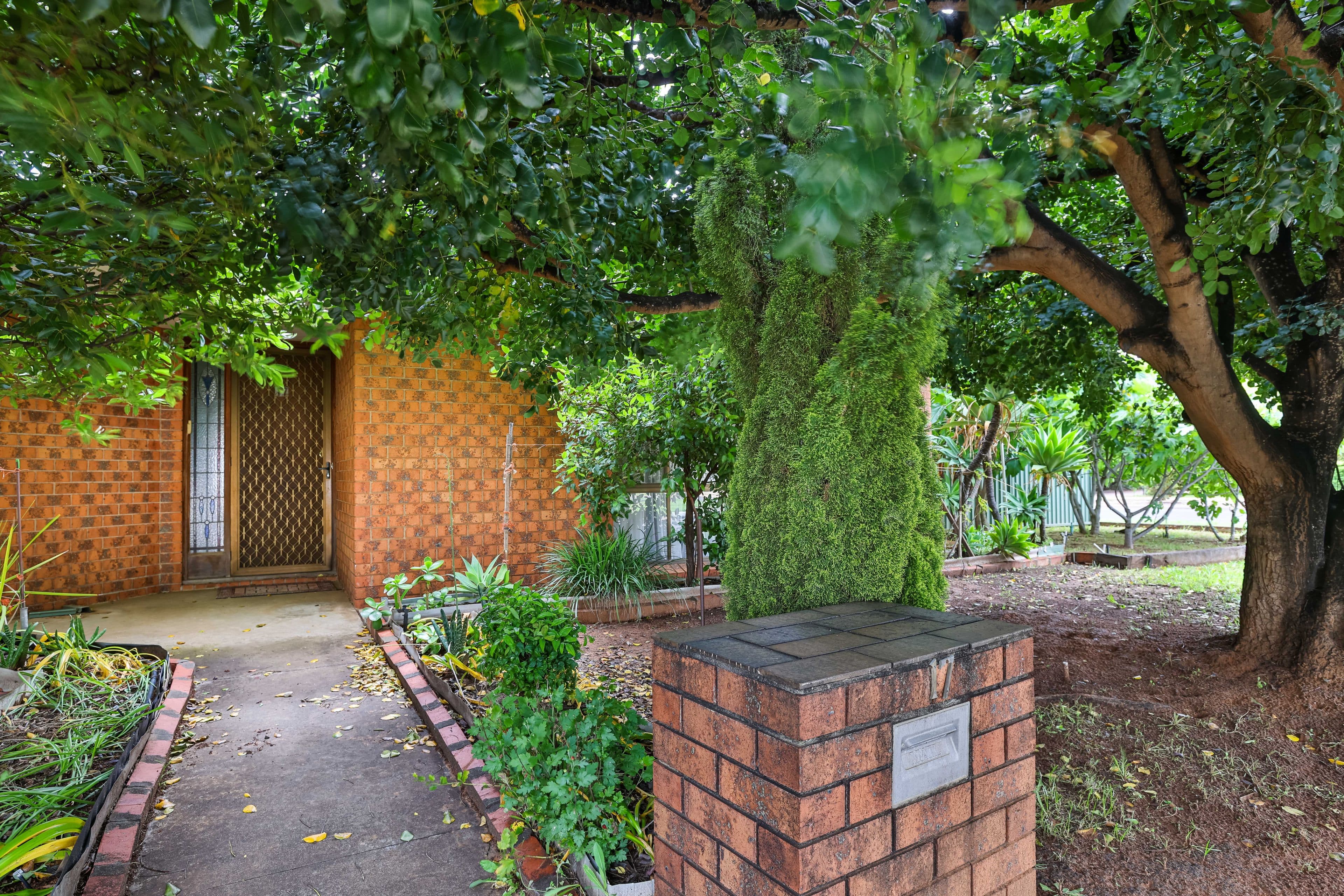 17 Semmens Crescent, Mildura VIC 3500, Mildura - Thumbnail 2