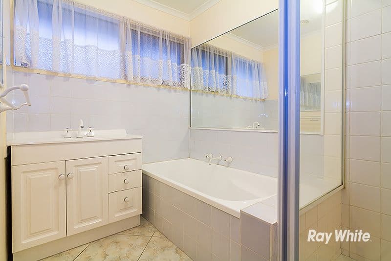 6 Ayres Close, Cranbourne North VIC 3977, Cranbourne North - Thumbnail 8