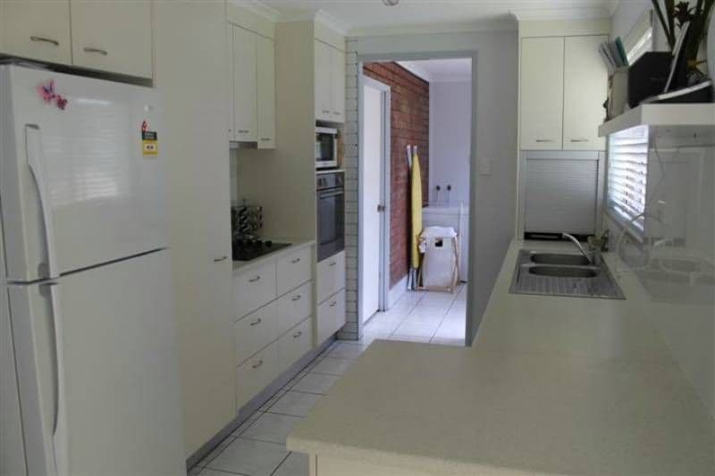 4 Mercedes Street, CLINTON QLD 4680, Clinton - Thumbnail 2