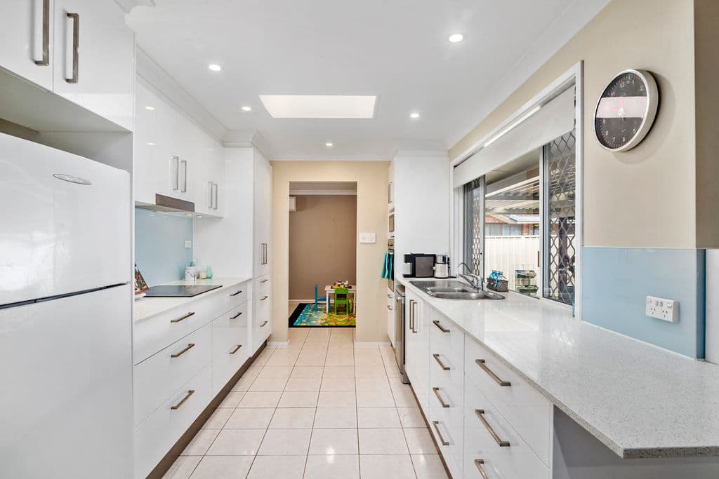 21 Treeview Drive, Burleigh Waters QLD 4220, Burleigh Waters - Thumbnail 6