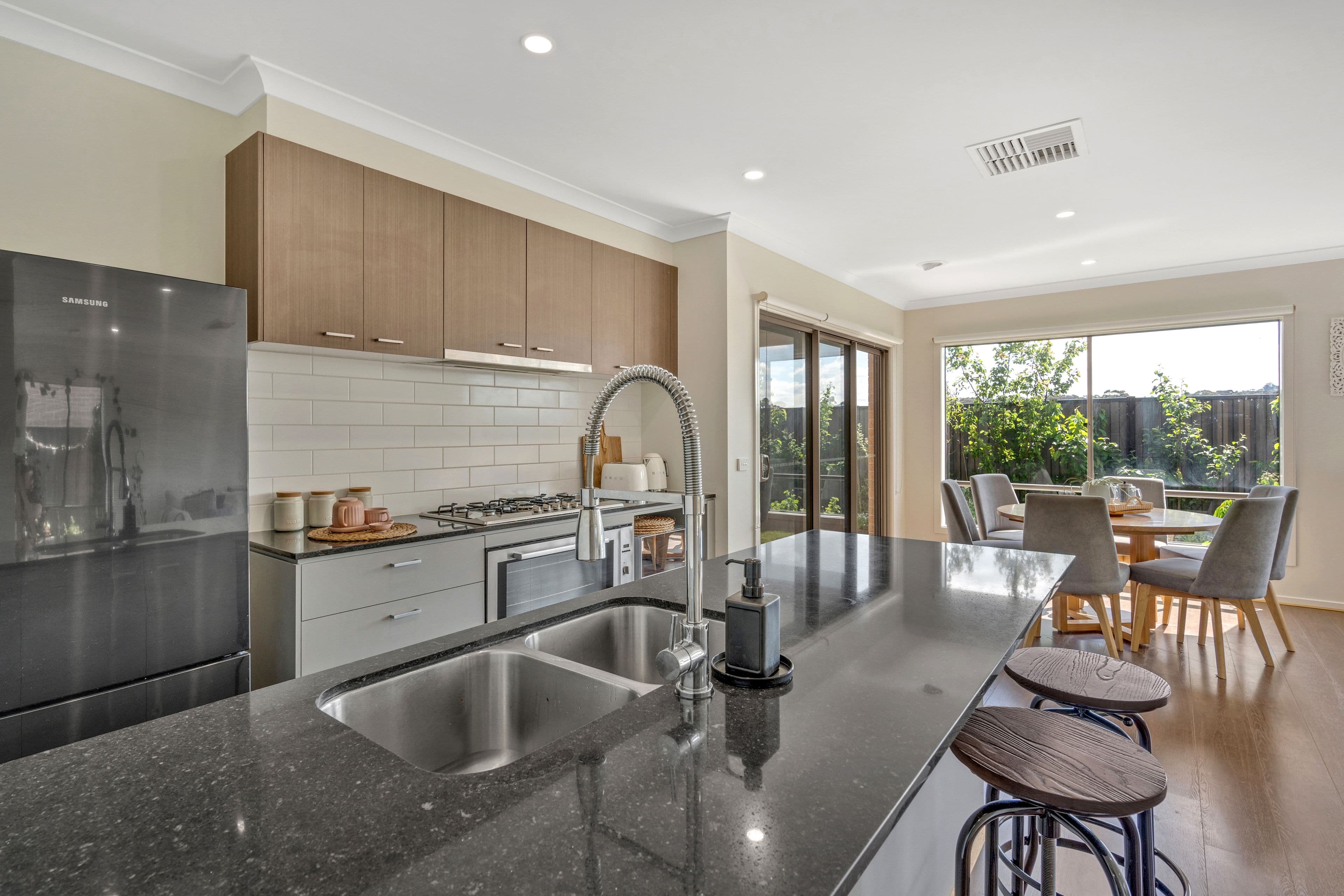 11 Geyser Street, Craigieburn VIC 3064, Craigieburn - Thumbnail 4