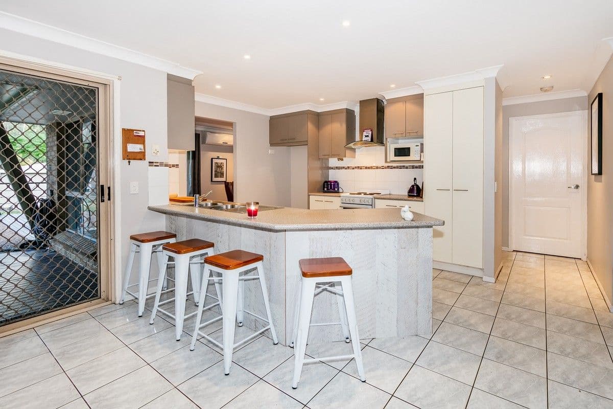 27 Lynette Court, Buccan QLD 4207, Buccan - Thumbnail 6
