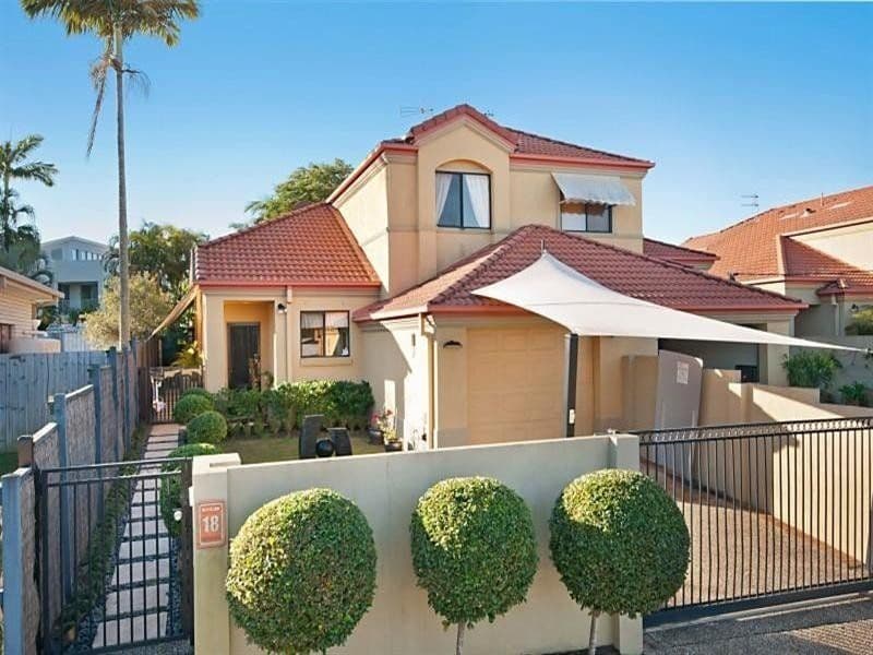 18 Poinciana Crescent, BUNDALL QLD 4217, Bundall - Image 1