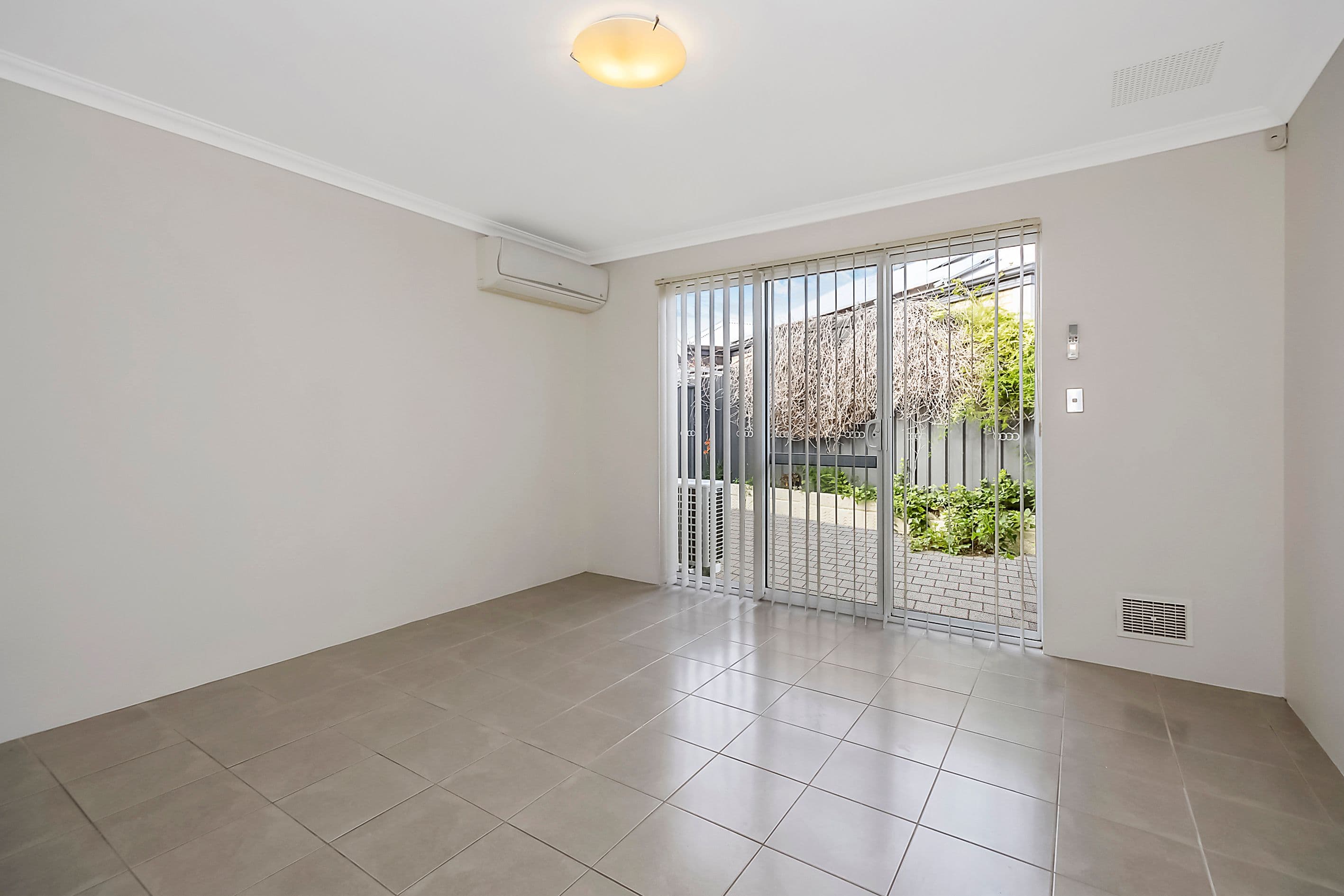 84 Lemon Gum Drive, Baldivis WA 6171, Baldivis - Thumbnail 2